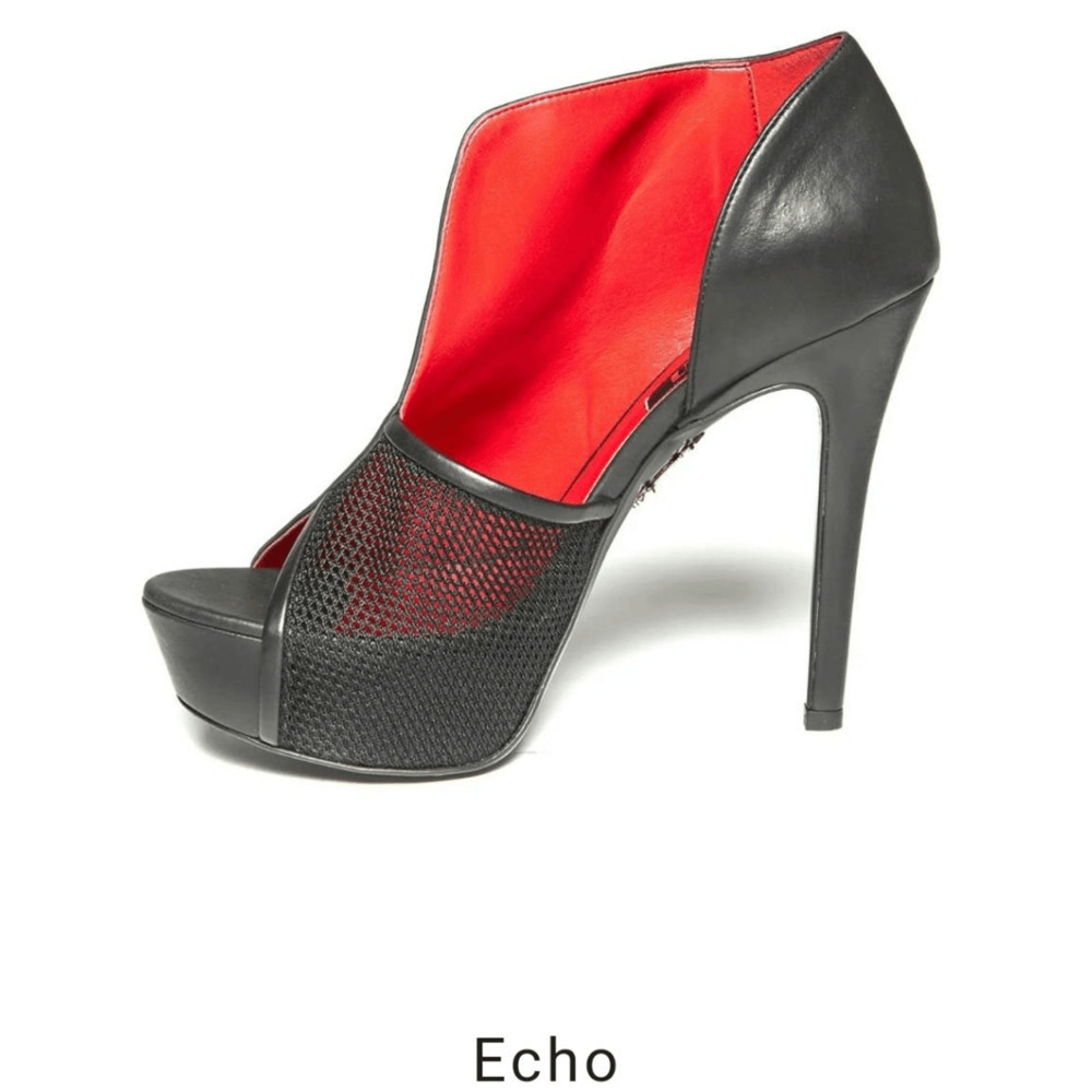 Von D Shoes Echo Size 10 NIB (but fits a size 8)